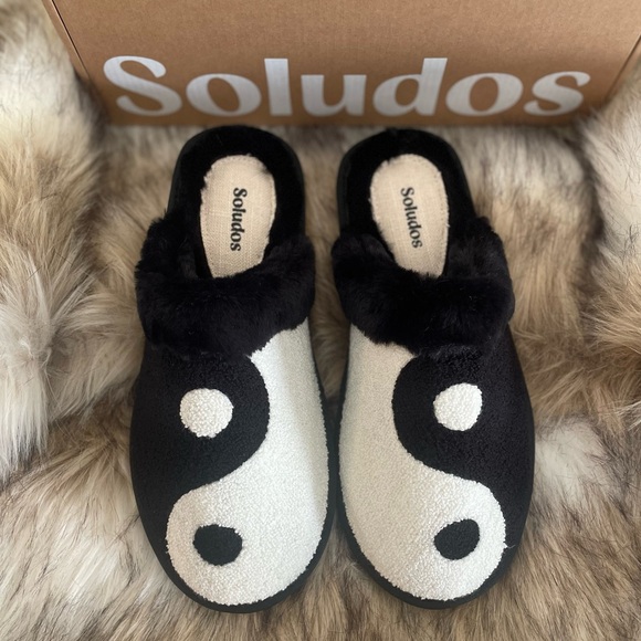 Soludos Yin Yang Cozy Slipper New in Box. - Picture 3 of 6